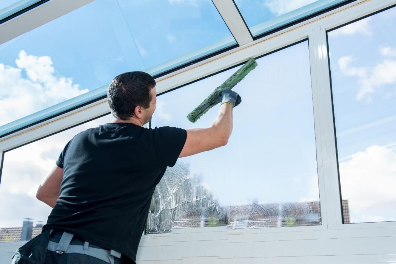 How Can I Find a Reputable Window Cleaning Company?