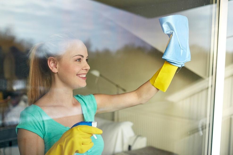 What Are the Different Types of Window Cleaning Methods?